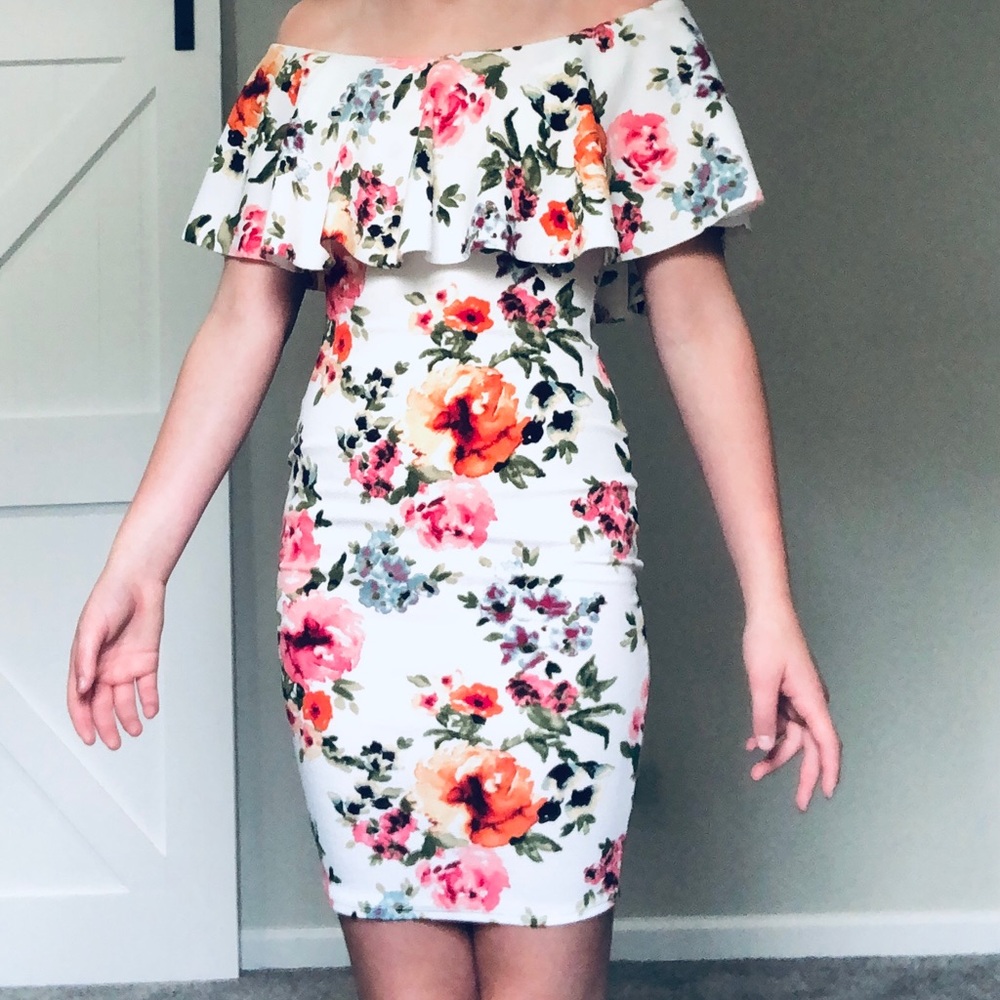Rue 21 Floral Body-Con Dress, size XS
